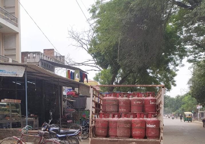 Use of domestic LPG consumed indiscriminately at shops