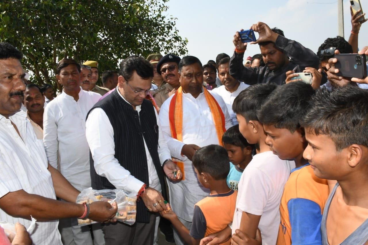 jal shakti state minister met flood affected people