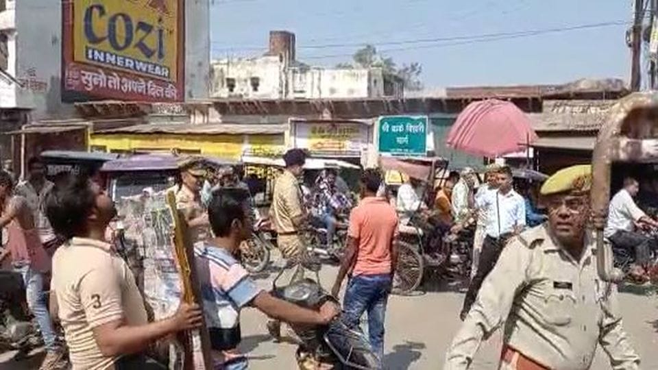 Mathura SSP Abhishek Yadav got stuck in traffic jam in Vrindavan