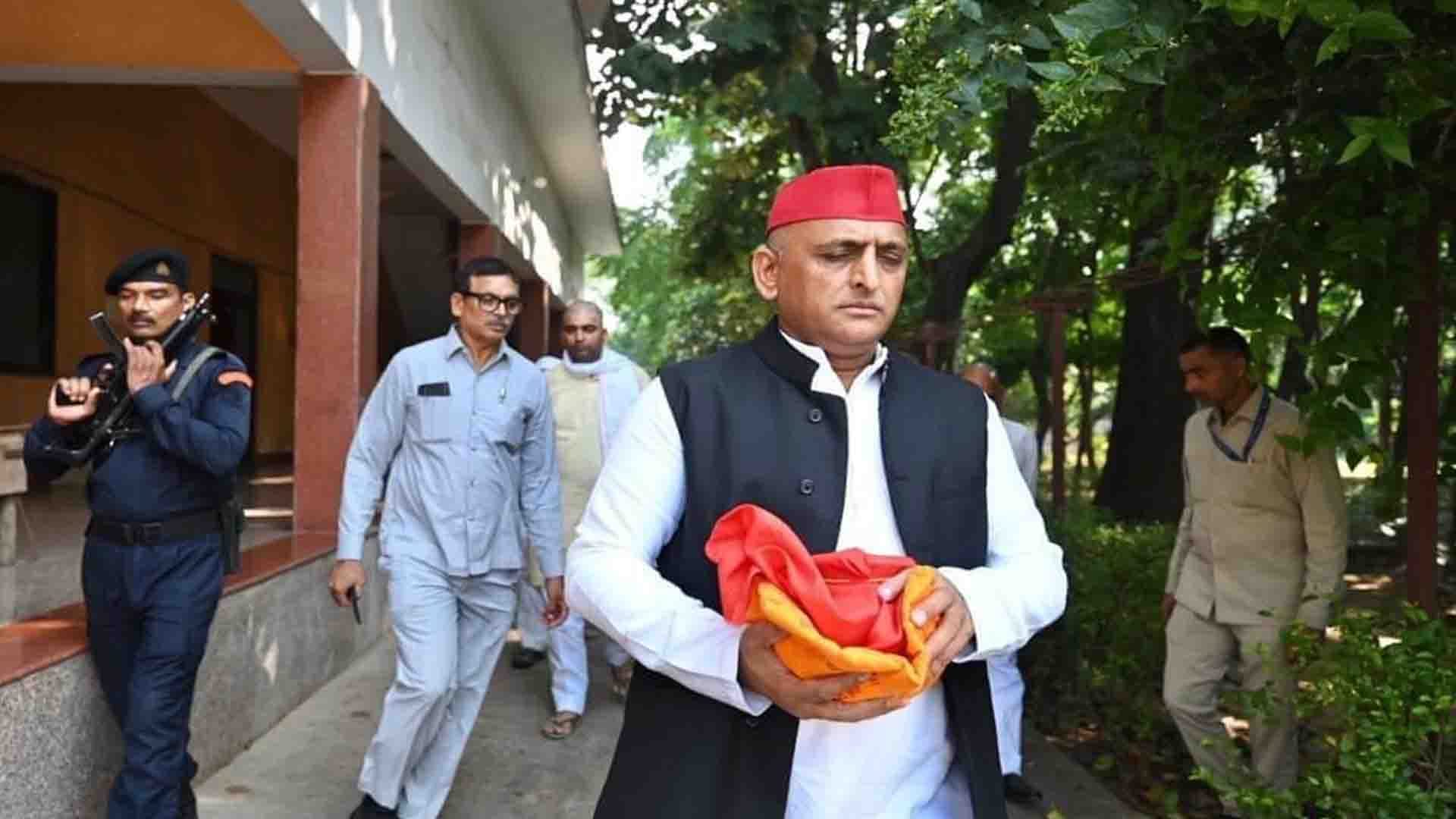 Mulayam Singh Death: Immersion of ashes of Mulayam Singh Yadav