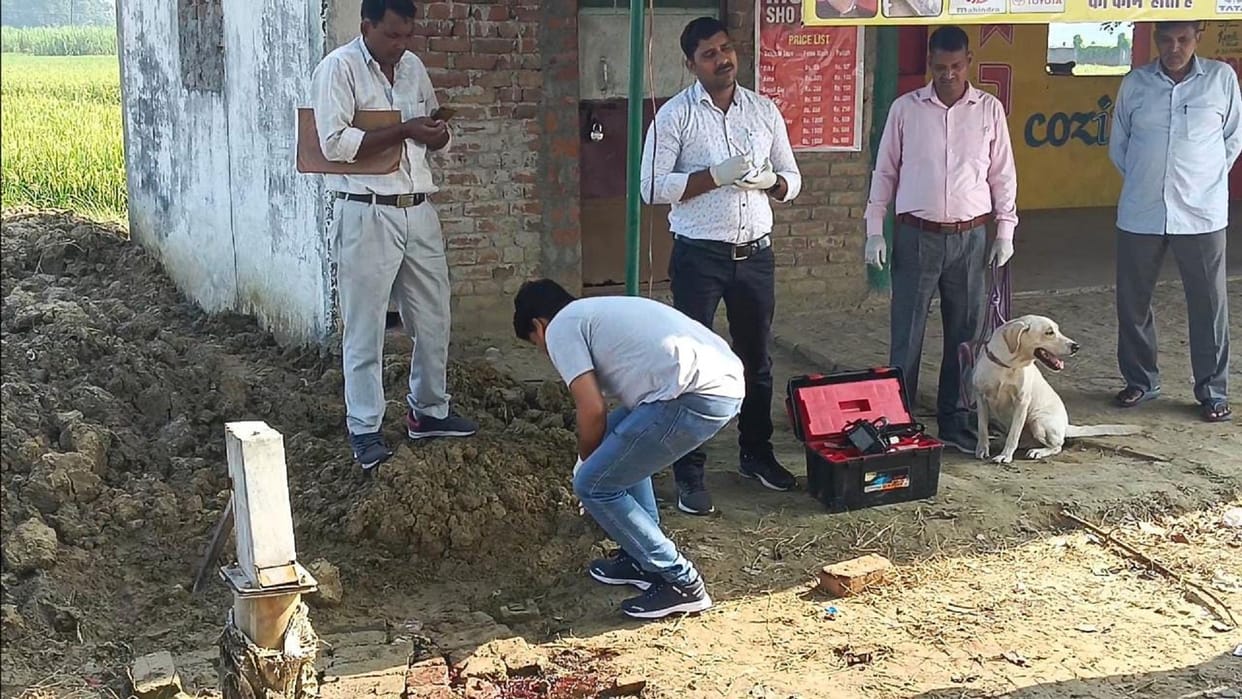 Beheaded body of youth found in Karchana, platform ticket of Buxar found from pocket