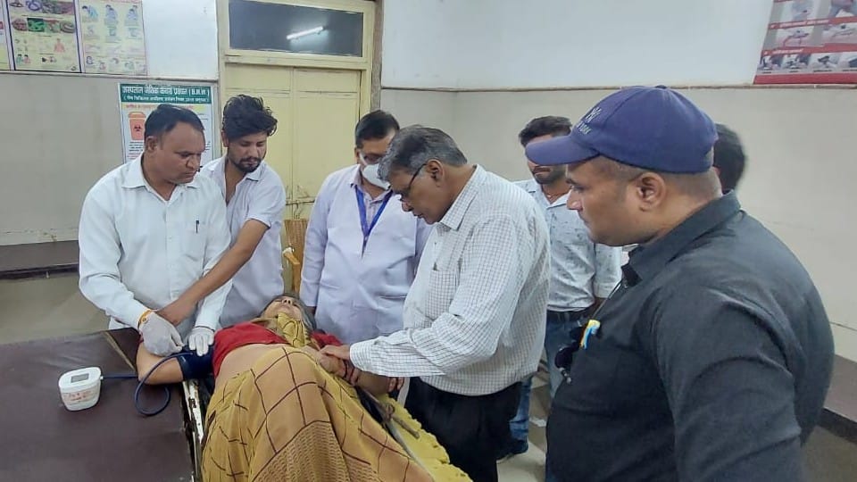 An iron rod entered the woman's stomach in Damoh