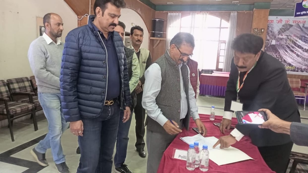 Congress Rashtriya Adhyaksh Election Voting In Rajiv Bhawan Shimla himachal pradesh