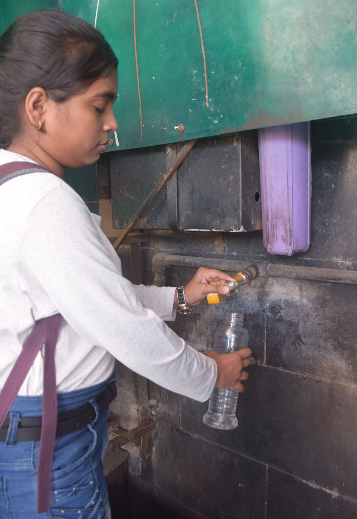 More than 50 thousand passengers daily suffering from drinking water crisis at bus stand