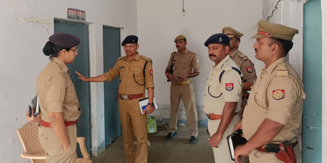 Kanpur Dehat: Expected to operate police station in Raniya this week, SP expressed displeasure after seeing waterlogging and mud in the outpost