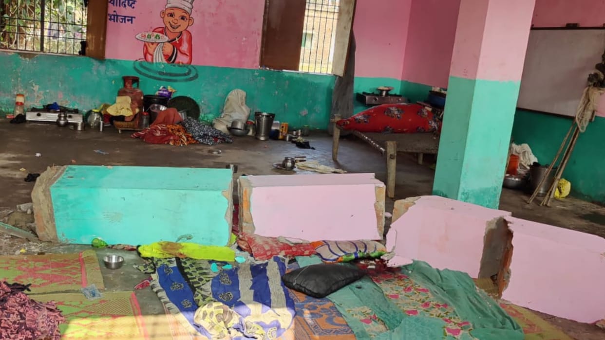 three killed one injured after Pillar of marriage house collapsed in Siddharthnagar