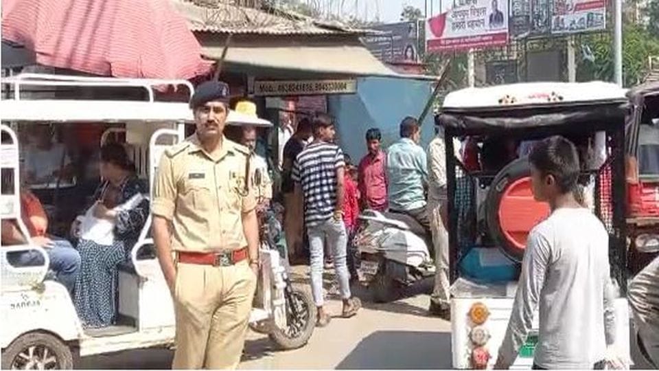 Mathura SSP Abhishek Yadav got stuck in traffic jam in Vrindavan
