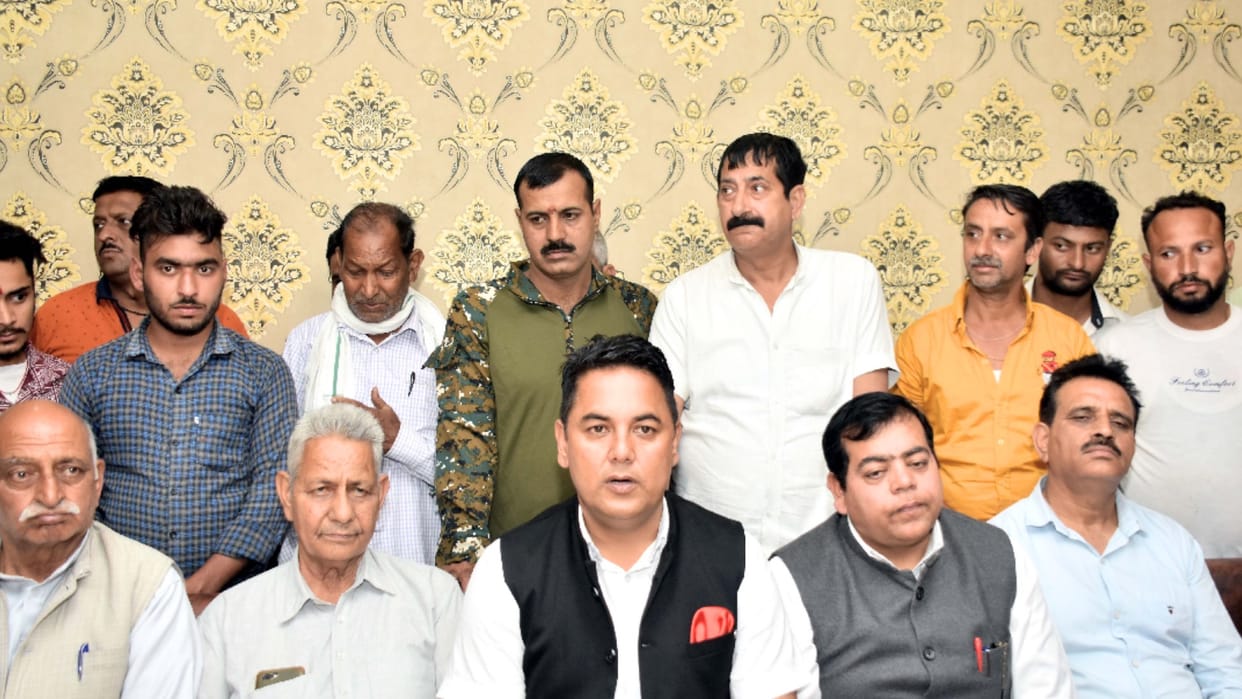 Sudarshan Bablu announced to leave Congress with supporters, Azad will contest elections