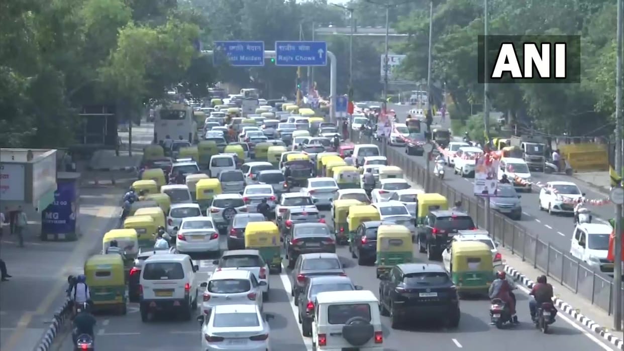 Delhi News : Air quality improved by condition and direction