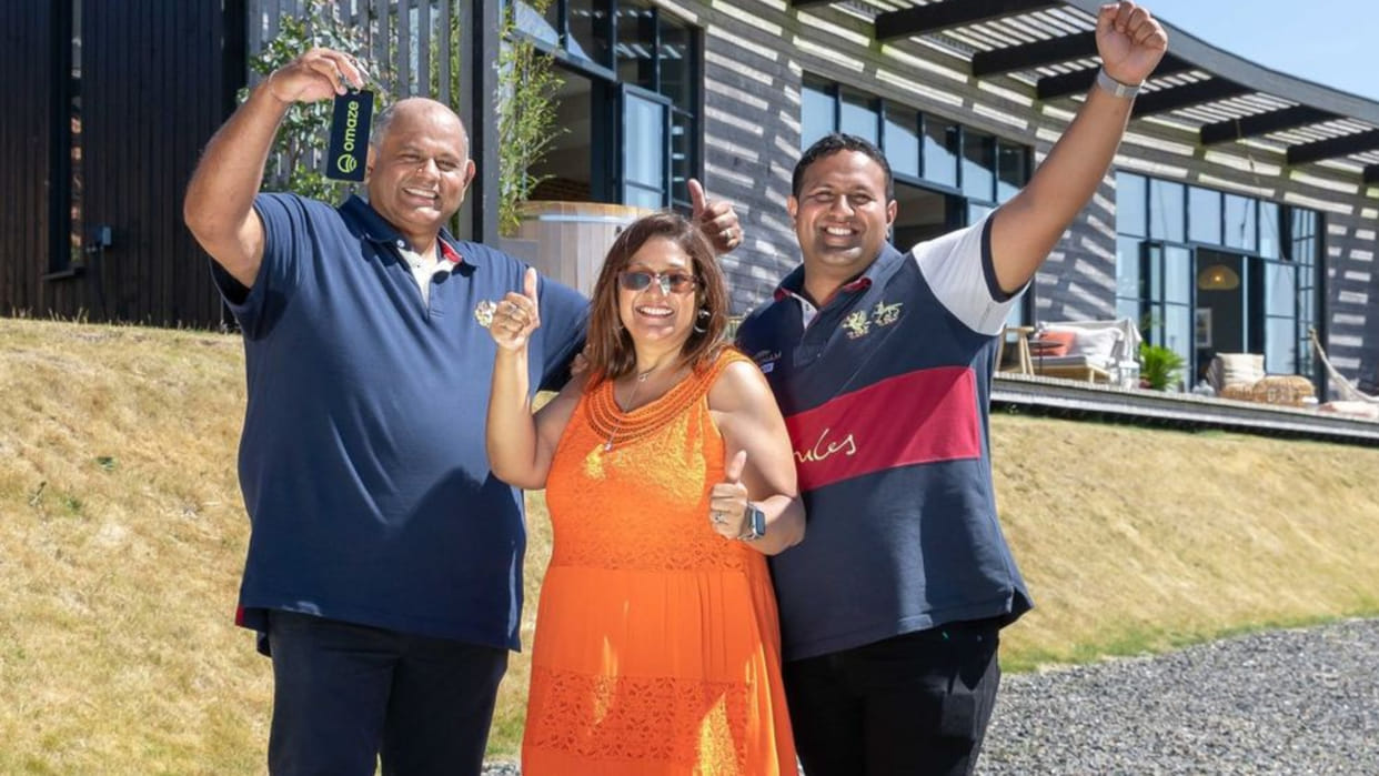 UK person won luxurious house worth 28 crores preparing to sell it after 56 days for 37 crores