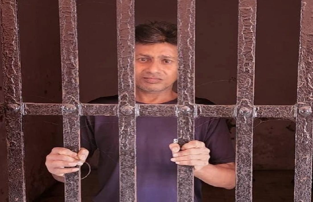 Vicious criminal absconding with RS 35 lakh gold arrested in varanasi who ran away from factory