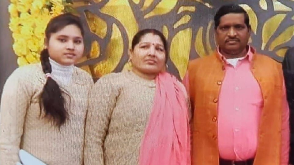 Mainpuri News three members of a family died in Auraiya road accident