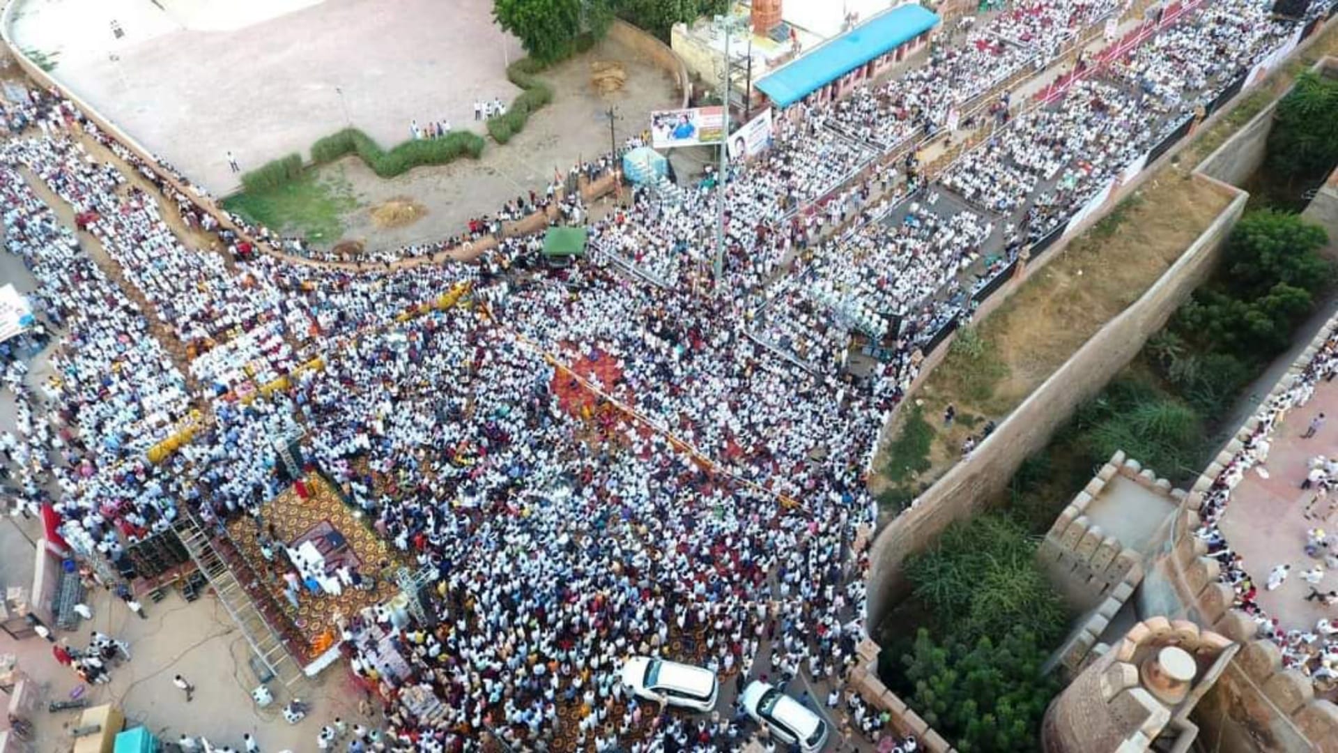 What was BJP strategy to marginalize Vasundhara Opponents surprised to see crowd in Devdarshan Yatra