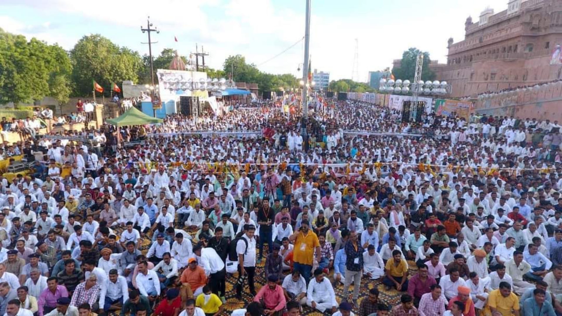 What was BJP strategy to marginalize Vasundhara Opponents surprised to see crowd in Devdarshan Yatra