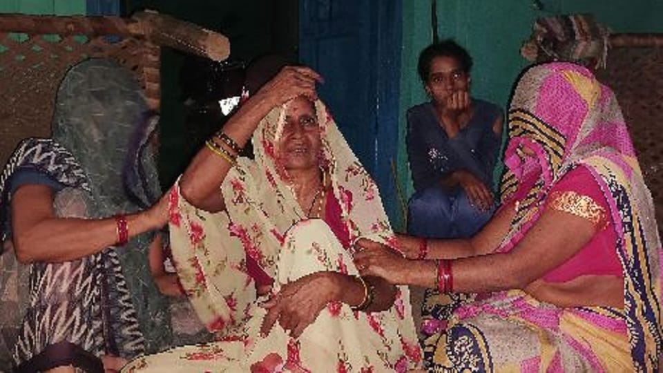 Farmer dies in suspicious condition in bah agra