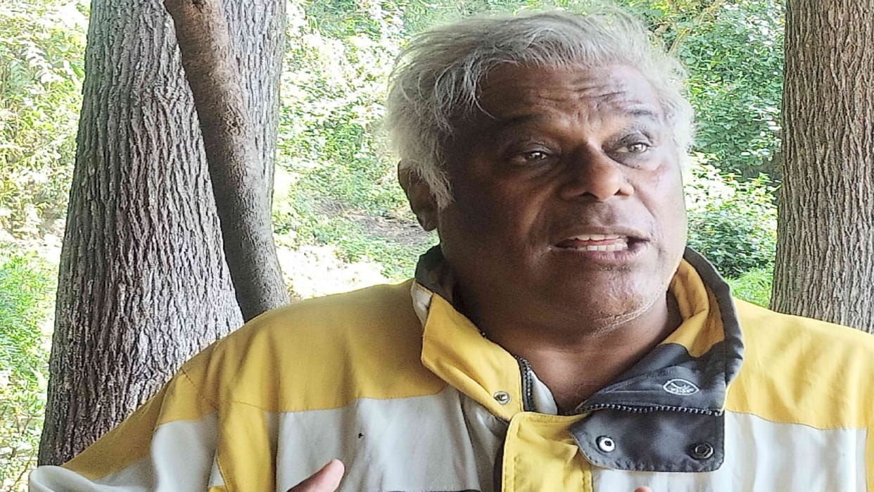 Bollywood actor Ashish Vidyarthi said – Those who do not want to change themselves, they say that the world is