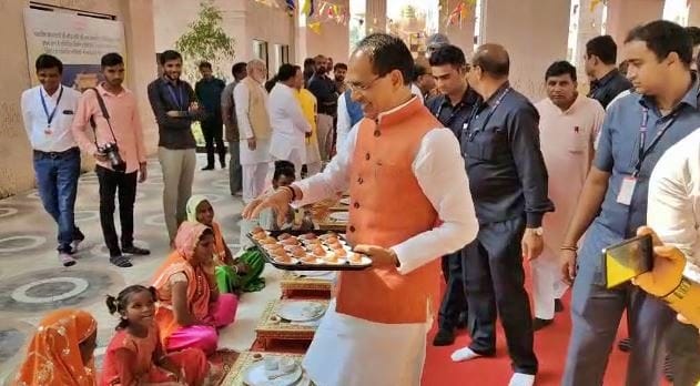 Bhoomipujan second phase of Mahakal Lok CM Shivraj respected the workers and craftsmen