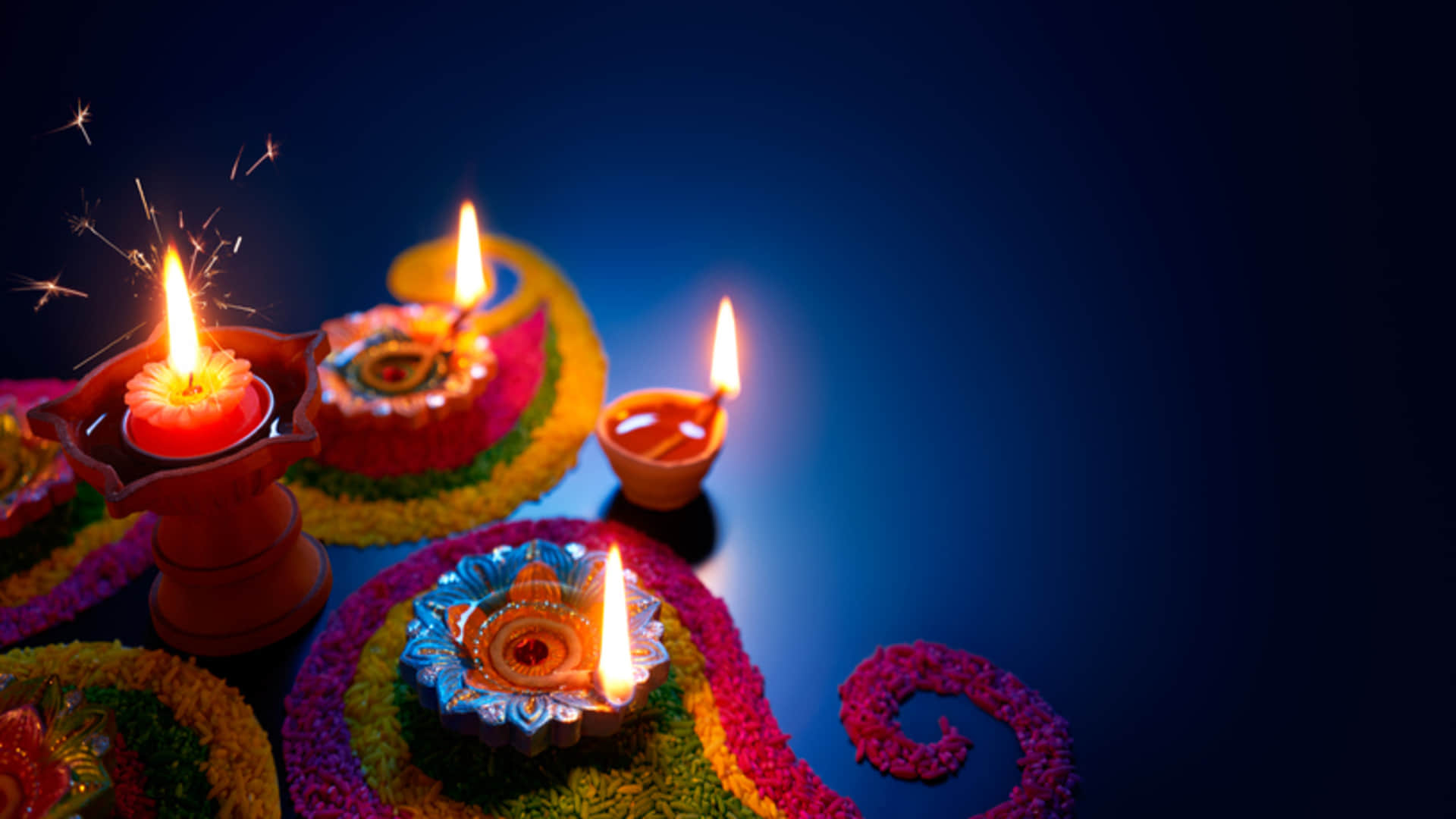 Diwali 2022 Light Diyas in These Places For Getting Grace of Ma Laxmi