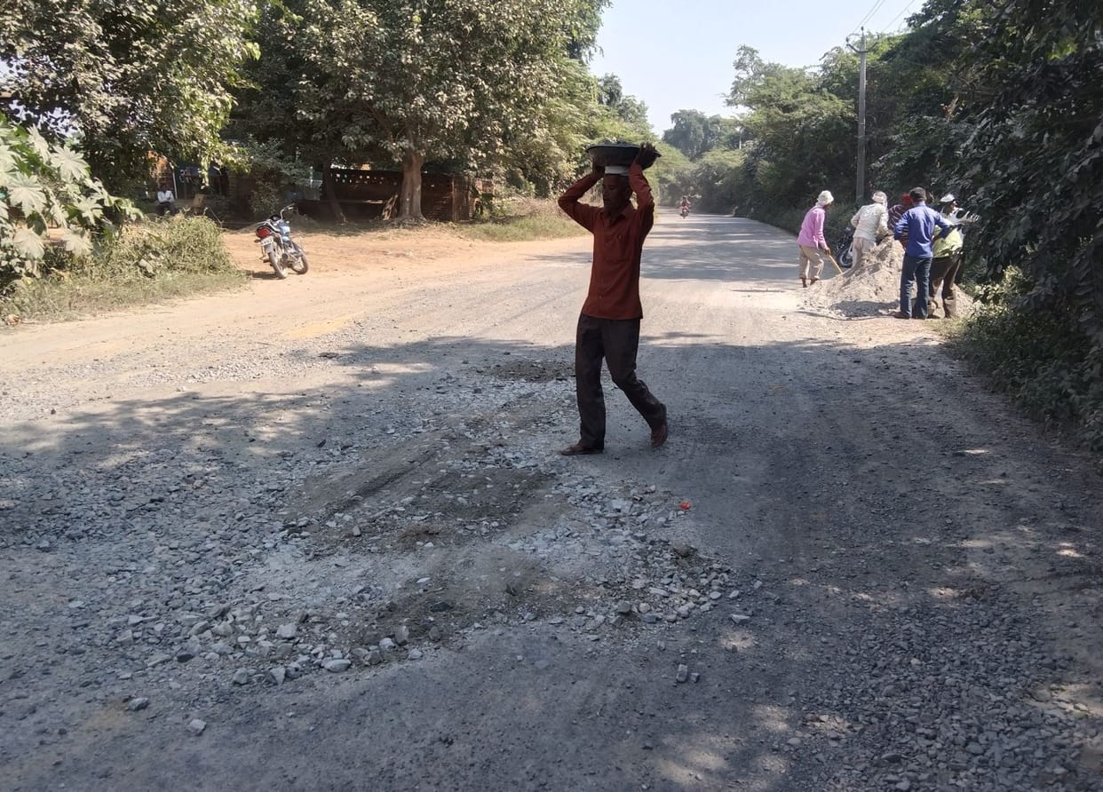 The work of filling the pits on the badhahal highway started