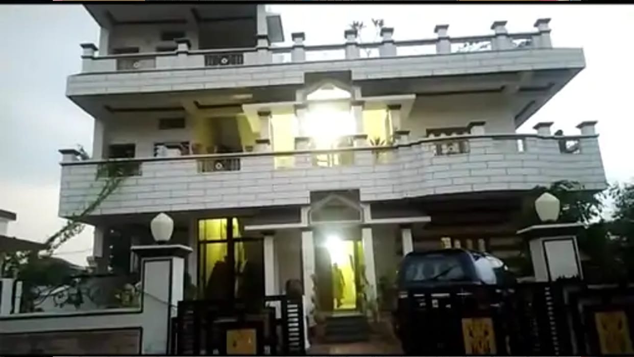Robbery of lakhs by taking hostage in Adarsh Nagar of Chhindwara thieves took away cash and jewellery