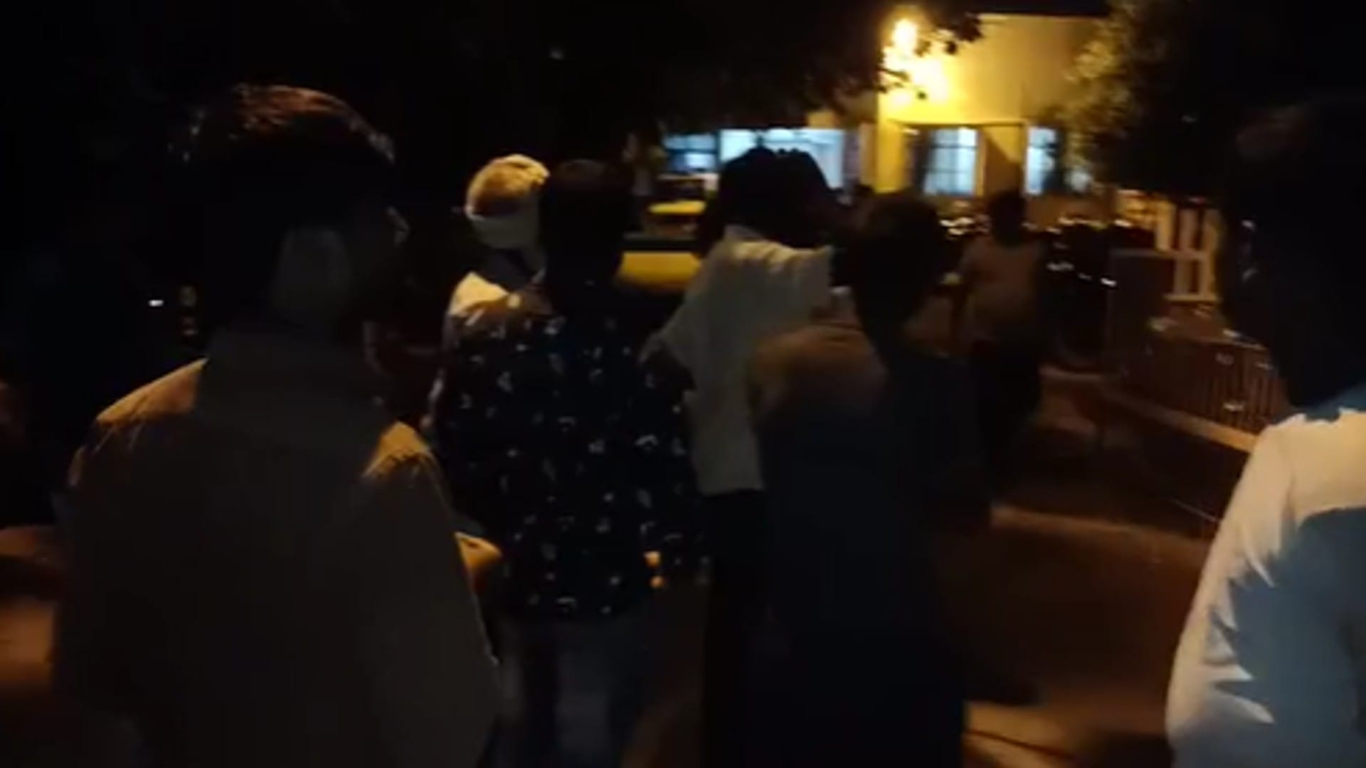 घटना के बाद गांव में तनाव का माहौल है।