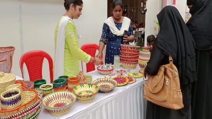 GI Festival 90 products from 11 states have been displayed in GI Mahotsav maximum 44 products from UP