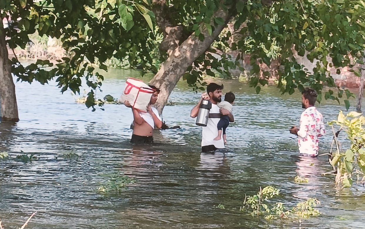 houses are demolishing due to cutting of river