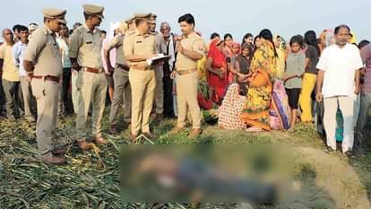 मौके पर जानकारी करती पुलिस