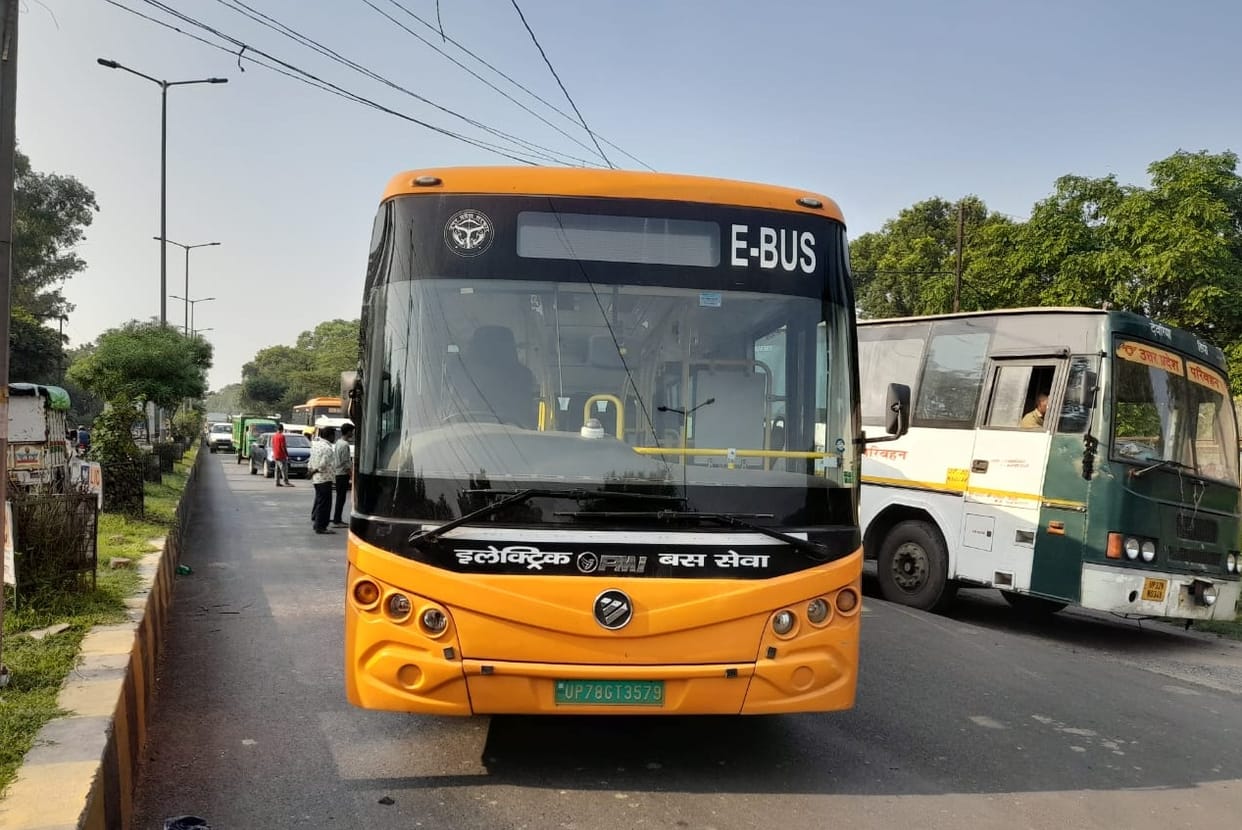 Scooty rider dies after colliding with e-bus in Kanpur