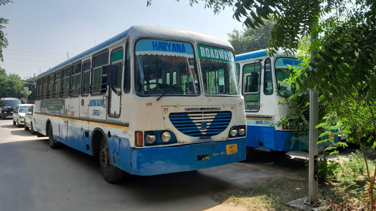Court attached two buses of Haryana Roadways in Sirsa