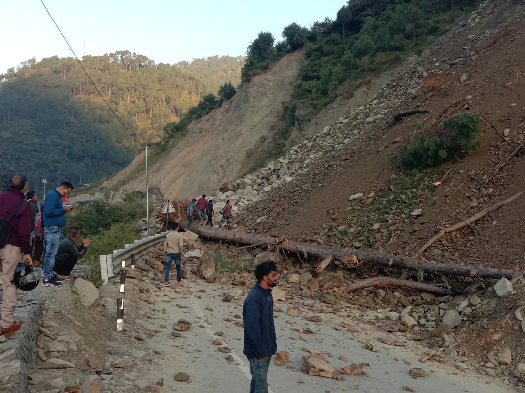 Uttarakhand Weather Char Dham yatra news : Landslide on gangotri highway