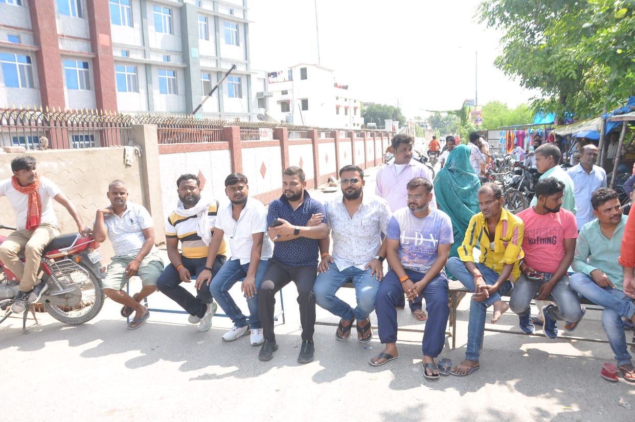 People fed up with encroachment blocked the road
