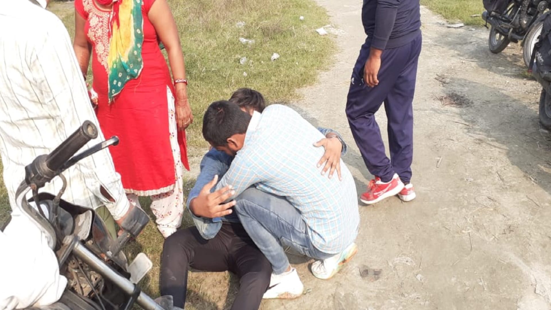 Meerut: Many people drowned by Boat in Ganga in Hastinapur and CM Yogi gave instructions to the officers