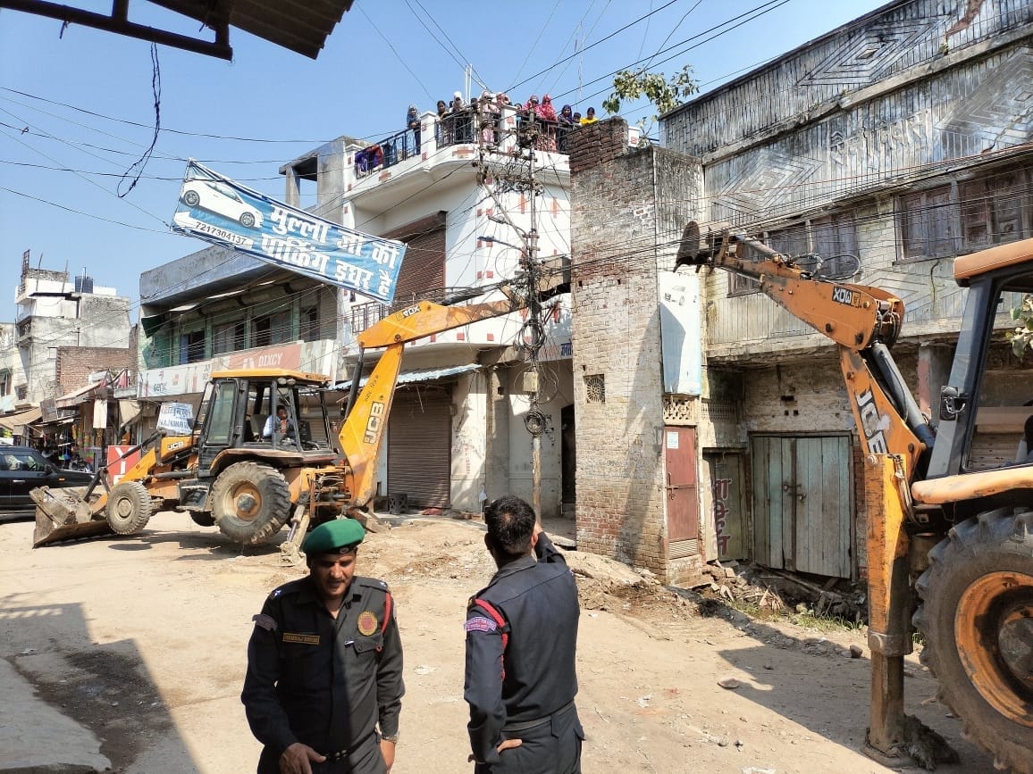 Municipal Corporation demolished encroachment in Raiwala