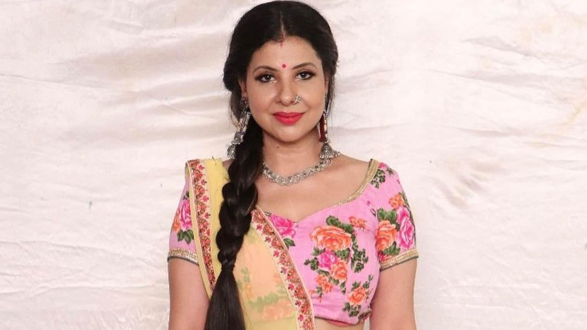 bhojpuri stars who were in controversies from khesari lal trisha kar madhu akshara singh