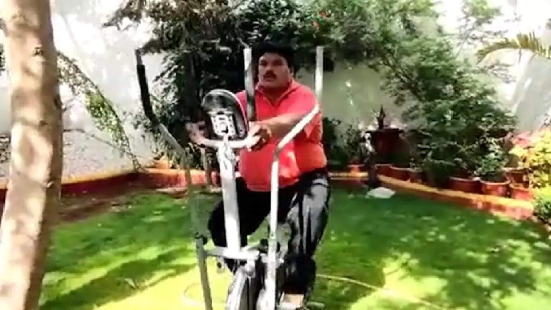 On Nitin Gadkari's challenge MP Anil Firojiya reduced 32 kg weight Union Minister gave a gift of 2300 crores