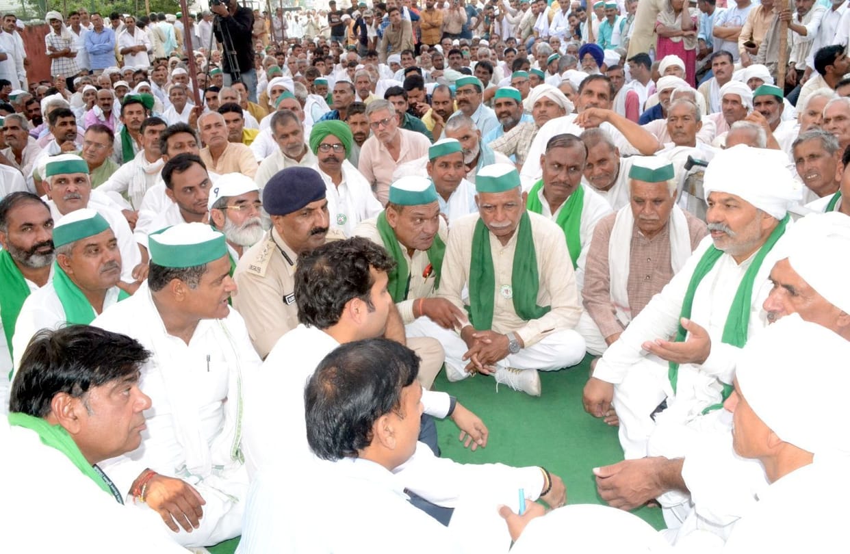 Mill will pay soon by putting sugarcane in DM office
