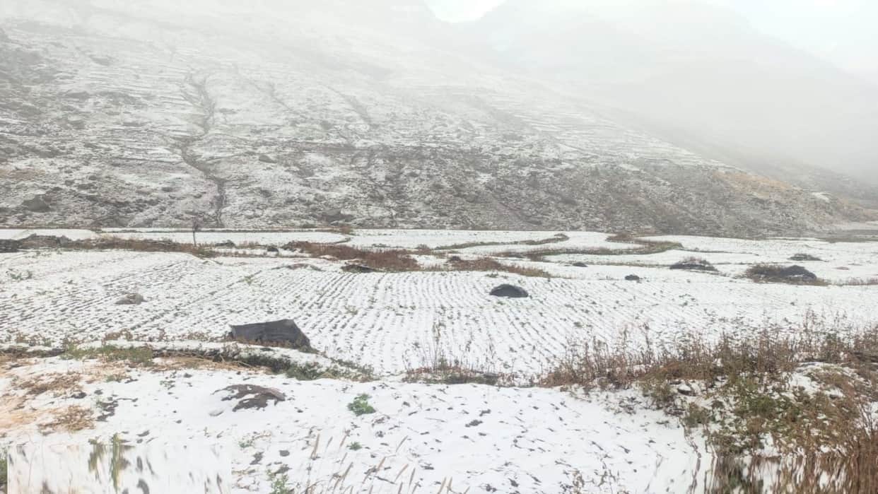 Himachal Weather update, hailstorm in Chandra valley, light snowfall on high peaks