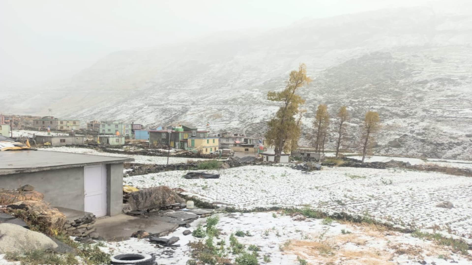 Himachal Weather update, hailstorm in Chandra valley, light snowfall on high peaks