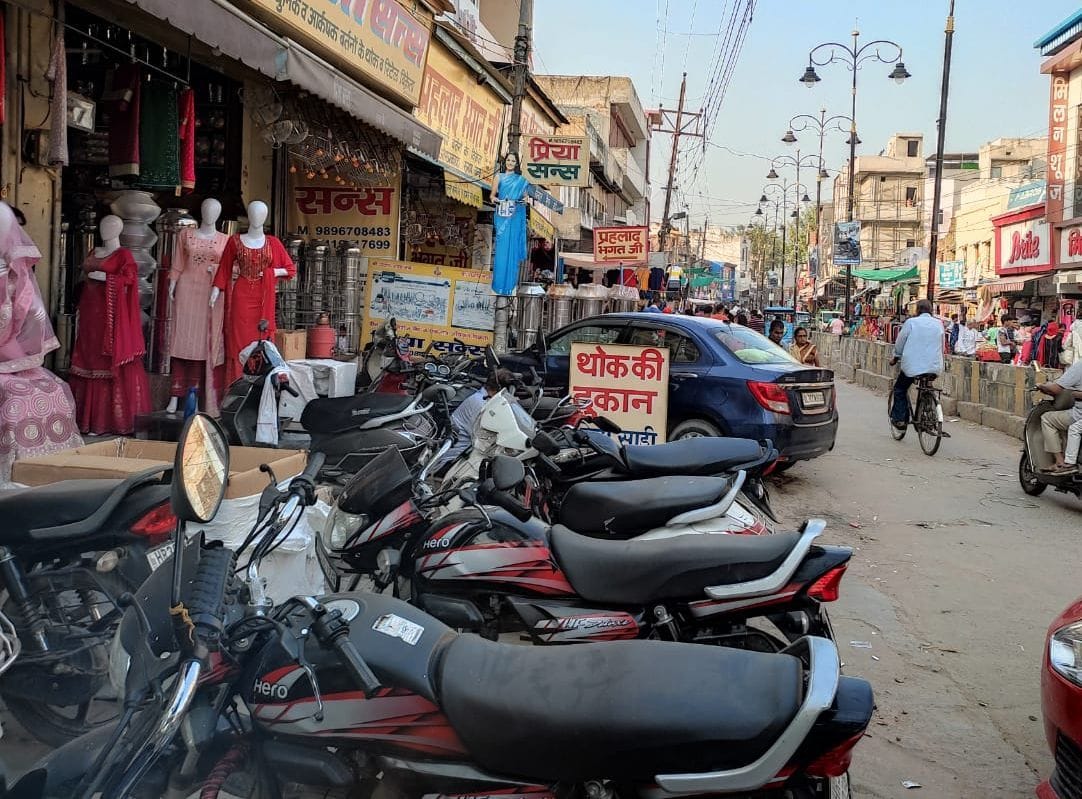 Same situation again as soon as the team of NAP's encroachment removal campaign returns