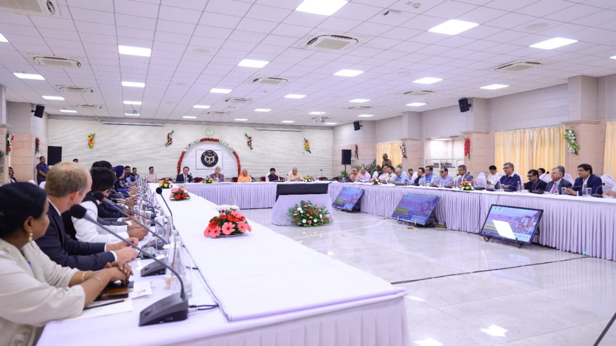 US represntative group meet to CM Yogi Adityanath to invest in Uttar Pradesh.