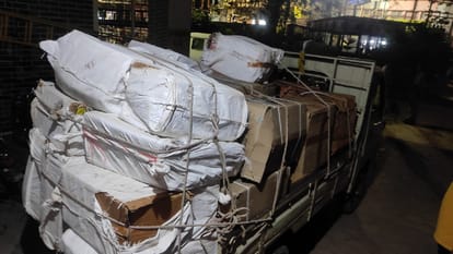 7 quintals of illegal firecrackers recovered before Diwali: cargo vehicle seized, three accused arrested, case
