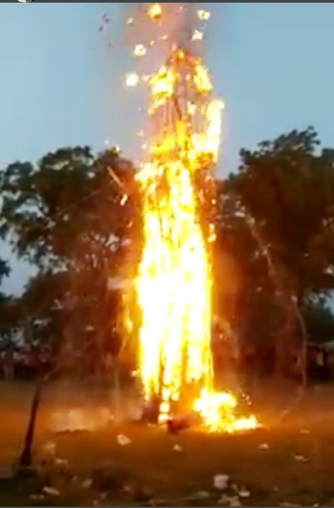 Along with burning the effigy of Ravana, the slogans of Lord Shri Ram