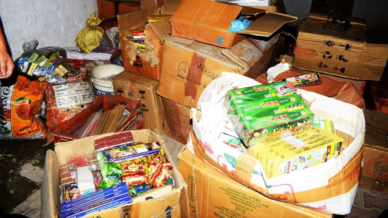 Shahjahanpur: Police caught two firecracker factories 12 quintals of firecrackers recovered