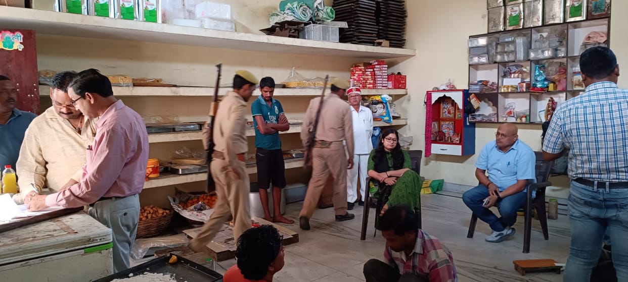 400 liters of mustard oil found in the factory in Bisauli sealed
