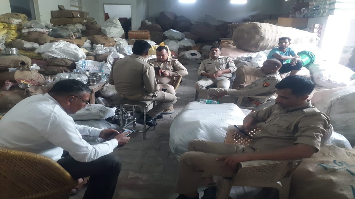 Raid on the factory and warehouse of the utensil trader