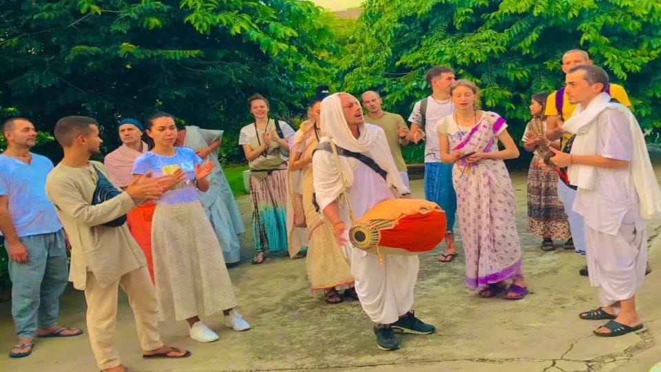foreign devotees reached Braj to celebrate Diwali 2022 in Mathura