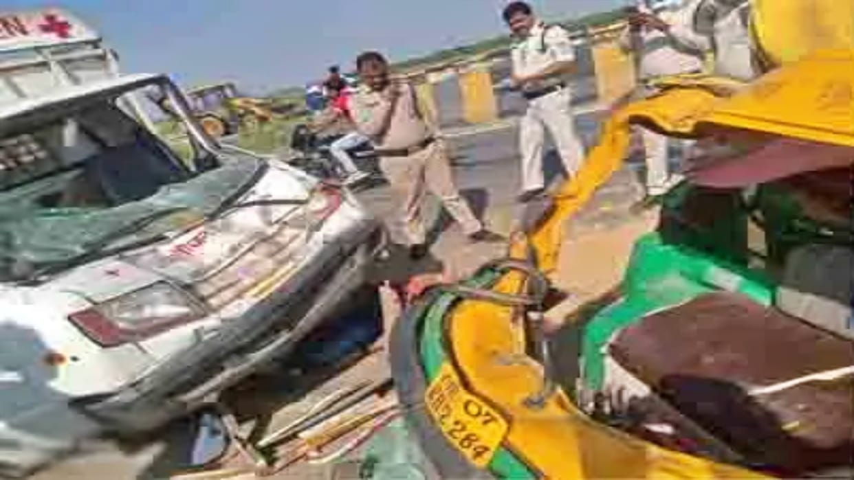 Gwalior Road Accident Four Died after loading vehicle collided with auto