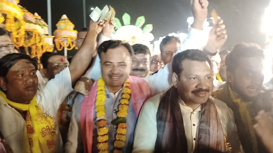 Hathras: Sadabad became devotional due to Maharishi Valmiki's procession