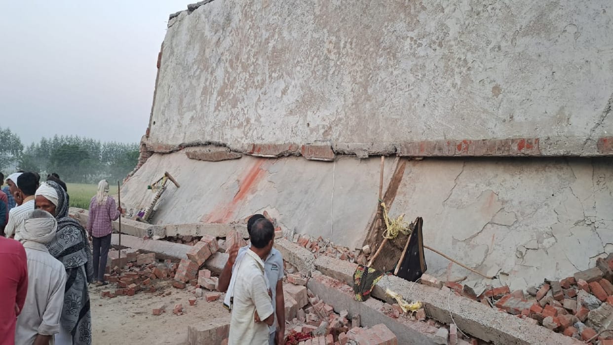 Two storey house collapsed in Firozabad
